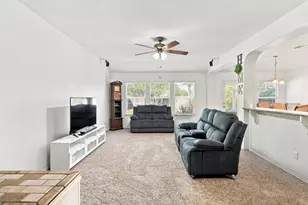 100 Quarry Ln, Liberty Hill, TX 78642 - Photo 2