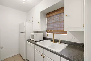 1700 Houston St #202, Austin, TX 78756 - Photo 12