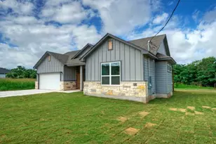 139 Waimanalo Dr, Bastrop, TX 78602 - Photo 2