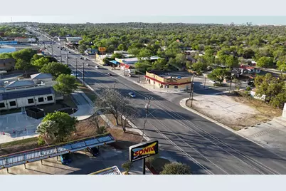 984 Bandera Road, San Antonio, TX 78228 - Photo 6