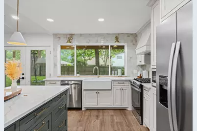 9219 Hunters Trace E, Austin, TX 78758 - Photo 2