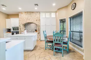 302 Guadalupe River Dr, Seguin, TX 78155 - Photo 14