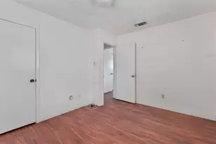 1113 Lawson Ln, Austin, TX 78702 - Photo 16