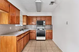 1113 Lawson Ln, Austin, TX 78702 - Photo 8
