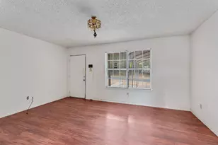 1113 Lawson Ln, Austin, TX 78702 - Photo 4