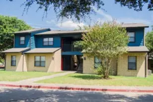 1320 Wilson St, Lockhart, TX 78644 - Photo 2