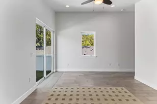 1130 Spur St, Austin, TX 78721 - Photo 12