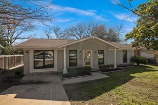 2613 Carnarvon Ln, Austin, TX 78704 - Photo 2
