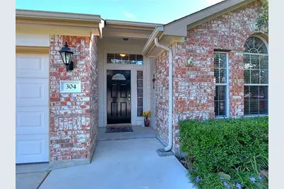 304 Trophy Court, Bastrop, TX 78602 - Photo 2