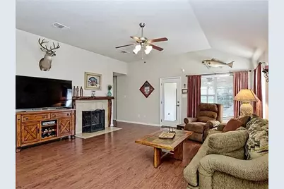 304 Trophy Court, Bastrop, TX 78602 - Photo 4