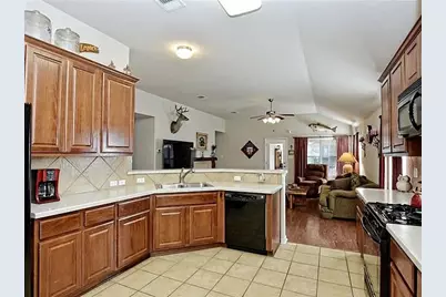 304 Trophy Court, Bastrop, TX 78602 - Photo 8
