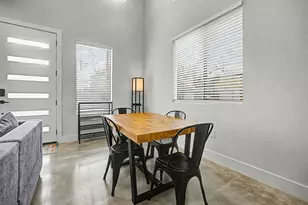 7102 Providence Ave, Austin, TX 78752 - Photo 8