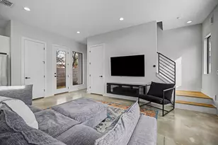 7102 Providence Ave, Austin, TX 78752 - Photo 4