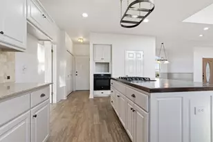 336 Crest Cir Dr, San Marcos, TX 78666 - Photo 10