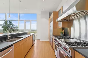 555 E 5th St, Austin, TX 78701 - Photo 6