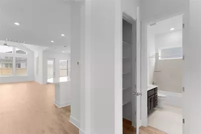 320 West Faulkner Street, Liberty Hill, TX 78642 - Photo 4