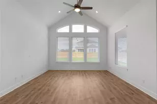 320 W Faulkner St, Liberty Hill, TX 78642 - Photo 10