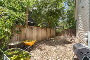 902 Calle Limon Rd, Austin, TX 78702 - Photo 20