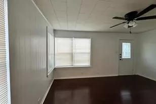 415 N Doak St, Taylor, TX 76574 - Photo 2