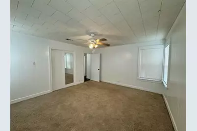 415 N Doak Street, Taylor, TX 76574 - Photo 6