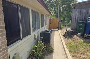 202 Northcrest Cir, Austin, TX 78752 - Photo 1