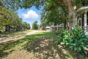 1065 Private Road 7041, Elgin, TX 78621 - Photo 36