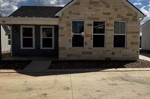 802 S Creek St, Fredericksburg, TX 78624 - Photo 1
