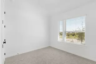 209 W Faulkner St, Liberty Hill, TX 78642 - Photo 4