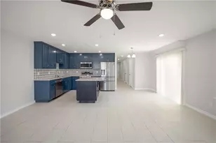 214 Lizzie St, Taylor, TX 76574 - Photo 6