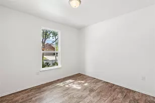 8613 Capitol View Dr, Austin, TX 78747 - Photo 4