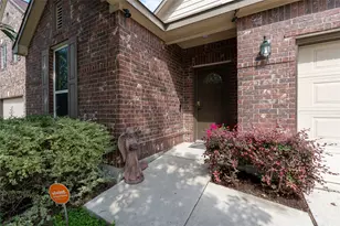 8613 Capitol View Dr, Austin, TX 78747 - Photo 2