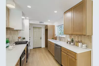 10407 Robinwood Circle, Austin, TX 78758 - Photo 4