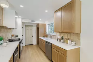 10407 Robinwood Cir, Austin, TX 78758 - Photo 4