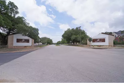 30013 Edgewood Drive, Georgetown, TX 78628 - Photo 32