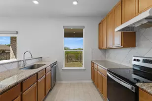 308 Linden St, Bastrop, TX 78602 - Photo 12