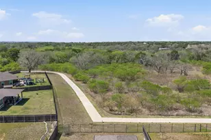 308 Linden St, Bastrop, TX 78602 - Photo 32