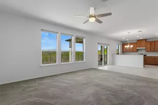 308 Linden St, Bastrop, TX 78602 - Photo 6