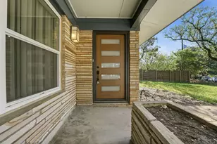 502 Sunrise Cir, Austin, TX 78704 - Photo 22