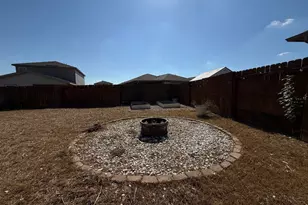 709 Yearwood Ln, Jarrell, TX 76537 - Photo 36