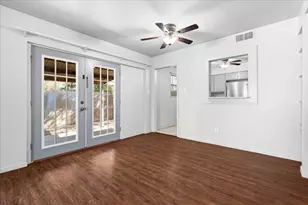 1130 Bois D'Arc St, Lockhart, TX 78644 - Photo 6