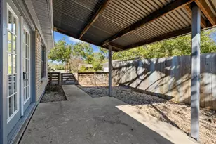 1130 Bois D'Arc St, Lockhart, TX 78644 - Photo 20