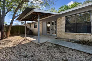 1130 Bois D'Arc St, Lockhart, TX 78644 - Photo 22