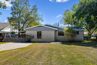 1130 Bois D Arc Street, Lockhart, TX 78644 - Photo 2