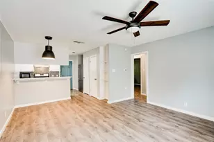 838 N Meadows Dr, Austin, TX 78758 - Photo 6