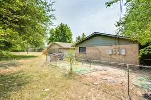 838 N Meadows Dr, Austin, TX 78758 - Photo 4