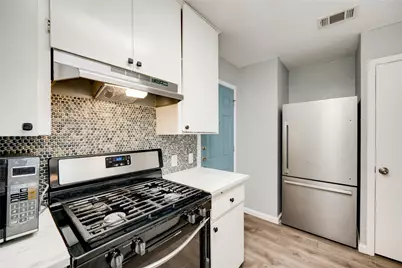 838 N Meadows Drive, Austin, TX 78758 - Photo 16