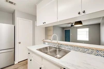 838 N Meadows Drive, Austin, TX 78758 - Photo 14