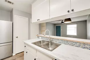 838 N Meadows Dr, Austin, TX 78758 - Photo 14