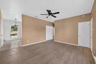 403 Davidson Dr, Taylor, TX 76574 - Photo 6