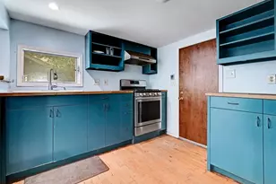 1181 Ridgeway Dr, Austin, TX 78702 - Photo 8